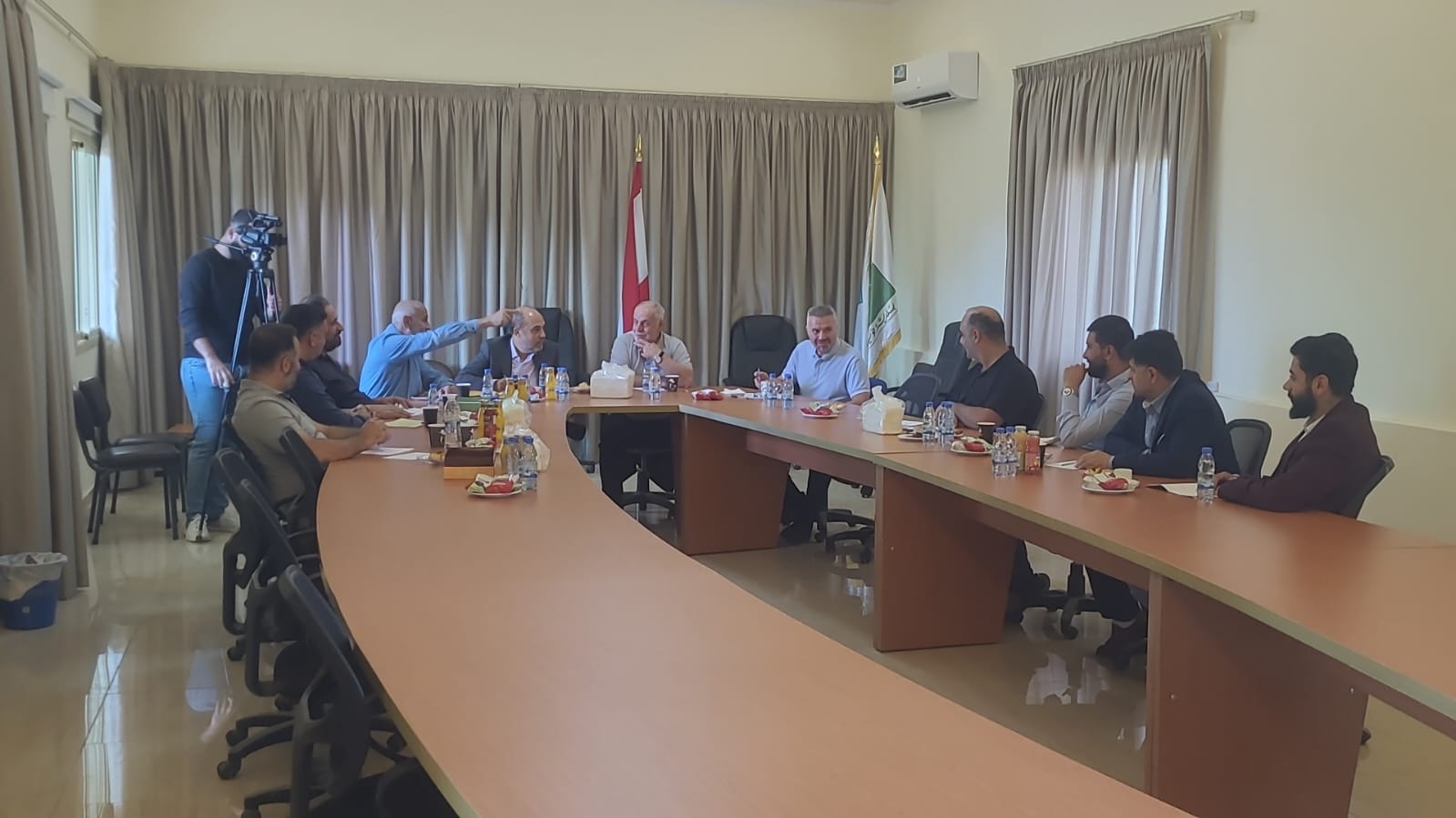 لقاء بلدي موسّع في جويا لبحث سُبل دعم البلديات والمزارعين وتعزيز صمود الأهالي