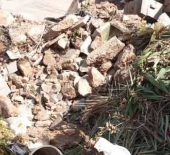 بلدية برج البراجنة تزيل النفايات والردميات في جبانة الرادوف