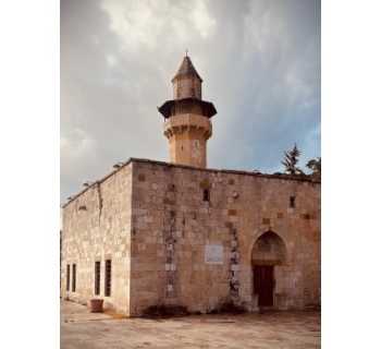 بلديّة ديرالقمر تستبدل نظام الإضاءة اللّيلي لقبّة مسجد الأمير فخر الدين الأثري