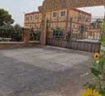 بلدية القنطرة تتسلم تبرعًا بـ100 كرسي لتجهيز المناسبات العامة