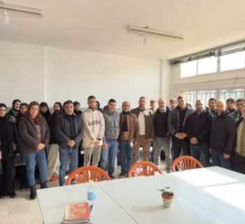 العتبة الرضوية المقدسة تهدي ألبسة شتوية لطلاب شقرا ودوبيه