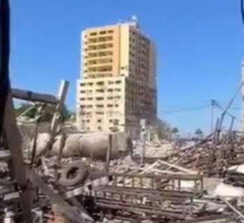 بلدية صور ومجلس الجنوب يكشفان على أضرار العدوان في شارع الدينية وحي حب الله