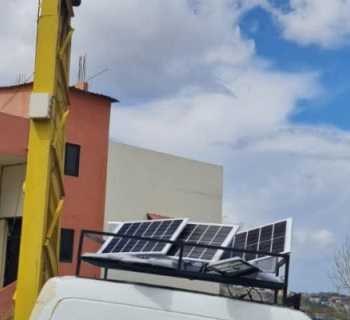 بلدية بقرصونة تشيد بمبادرة شبابية لإنارة شوارع البلدة بالطاقة الشمسية