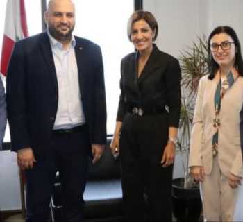 اجتماع تنسيقي بين وزارتي البيئة والصحة لبحث إدارة النفايات الطبّية والتحديات المناخية