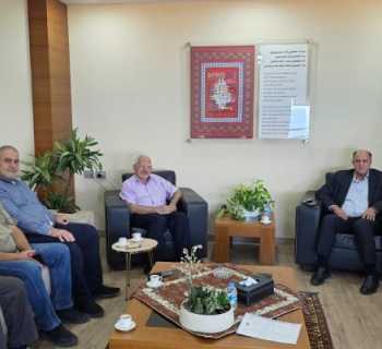 بلدية حولا تبحث أوضاع النازحين والتحديات التربوية والاجتماعية مع رئيس الجامعة الإسلامية