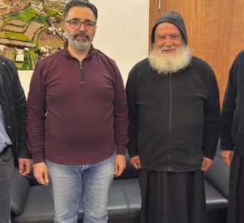 رئيس بلدية بعلبك يستقبل الأب الياس مارون غاريوس ورئيس بلدية مجدلون