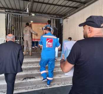 رئيس بلدية حارة صيدا يشرف على توزيع مساعدات مقدّمة من 