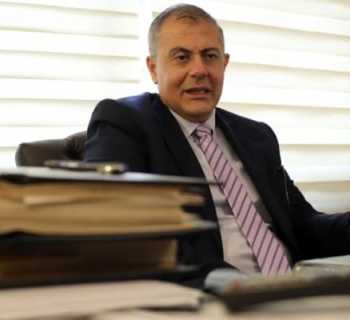 محافظ بيروت يهنّئ بعيد الفصح ويدعو إلى التضامن والنهوض بالوطن