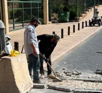 بلدية بعلبك تواصل تأهيل الطريق المحاذي لقلعة بعلبك 