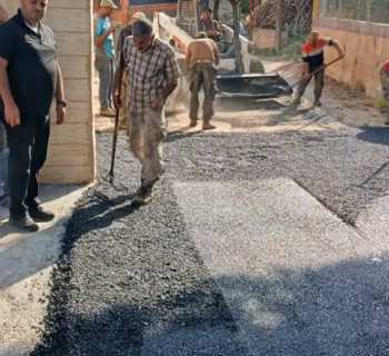 بلدية جبشيت تُواصل أعمال التزفيت ضمن خطة تحسين البنية التحتية