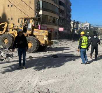 دائرة الأشغال في بلدية حارة حريك تواصل أعمالها لفتح الطرقات ورفع الأضرار