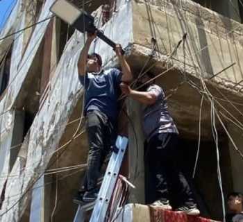 بلدية الغبيري تعزّز الإنارة العامة بمصابيح تعمل على الطاقة الشمسية في حي عرسال