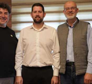 بلدية بقسطا تنسّق توزيع مساعدات للنازحين بالتعاون مع الهيئة الإسلامية للرعاية