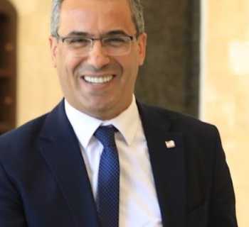 هاني: استمرار توزيع الشتول دعماً للمزارعين وتعزيزاً للأمن الغذائي رغم العدوان