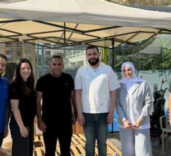 بلدية العباسية تباشر توزيع حصص غذائية على النازحين ضمن مبادرة 