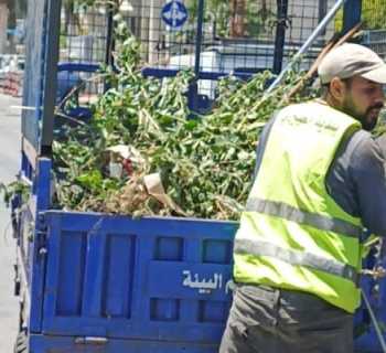 بلدية الغبيري تنفذ حملة تنظيف وتقليم في منطقة الجناح