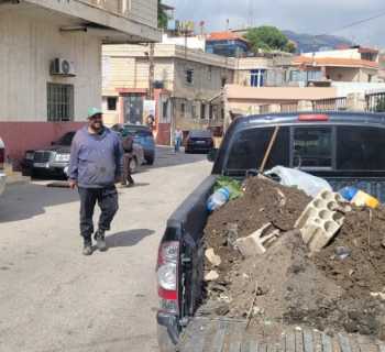 بلدية عين التينة تنفّذ أعمال تنظيف وصيانة لأقنية تصريف مياه الأمطار استعدادًا للشتاء