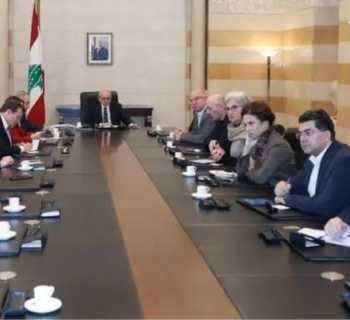 اجتماع حكومي موسّع: النزوح في صدارة البحث وإجراءات أمنية وخطة لتعزيز الاستجابة الإغاثية