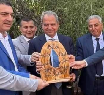 بلدية البيرة تفتتح بئرًا للمياه بحضور وزير الطاقة والمياه