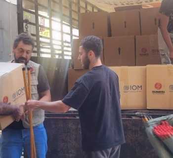 بلدية كفررمان تواكب توزيع حصص نظافة على الأهالي بالتعاون مع «سوليداريتي إنترناشونال»