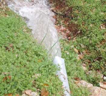 بلدية كفرفيلا تنفّذ سلسلة أعمال صيانة ضرورية ضمن متابعتها الدائمة للبنى التحتية