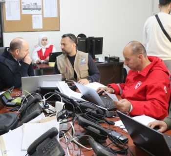 محافظ الجنوب وقوى الأمن يتفقدان غرفة إدارة الكوارث في صور ويشددان على تعزيز الاستجابة للنازحين