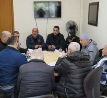 بلدية عاليه تستنفر إمكاناتها لاستقبال النازحين وتنظيم المساعدات