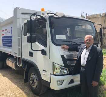 بلدية قصرنبا تحصل على شاحنة نفايات حديثة موديل 2024 من الـ UNDP