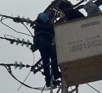 بلدية مشغرة تتابع إعادة التيار الكهربائي إلى خط مشغرة - القرعون