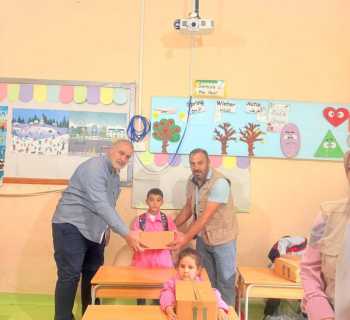 اتحاد بلديات جبل عامل يوزّع قرطاسية وألعابًا تعليمية في مدرستَي الصوانة ومجدل سلم