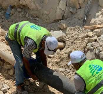 بلدية زبقين تنجز صيانة خط المياه الرئيسي وتعيد فتح الطريق المحاذي للحسينية