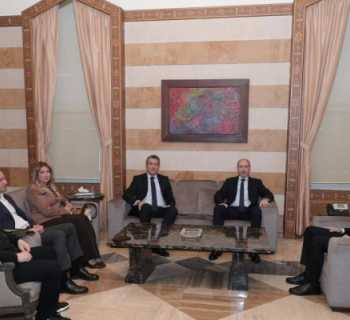 وزير الداخلية يتابع مع المحافظين تداعيات النزوح ويشدّد على الجهوزية والتنسيق