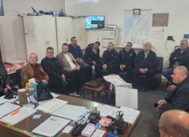 دبعال تكرّم مدير مدرستها إبراهيم سرور تقديرًا لمسيرته التربوية المشرّفة