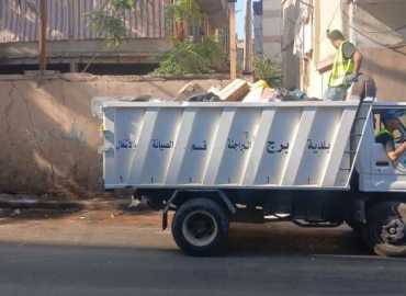 بلدية برج البراجنة تواصل تنظيف الشوارع وإزالة المكبات العشوائية