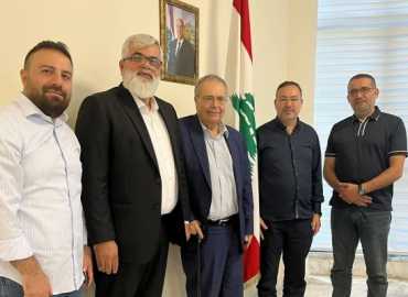 بلدية بنت جبيل تسلّم نائب رئيس الحكومة ملفًا يوثق جرائم الحرب الإسرائيلية في المدينة