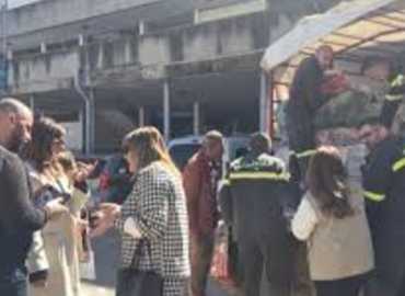 توزيع مساعدات على مراكز إيواء النازحين في قضاء جبيل