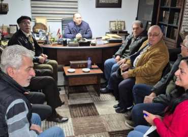وفد من لقاء الأحزاب في إقليم الخروب يزور خلية الأزمة المركزية