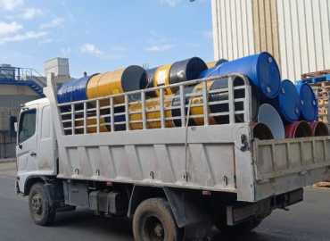 تقديم براميل للنفايات دعمًا للنظافة العامة في الريحان