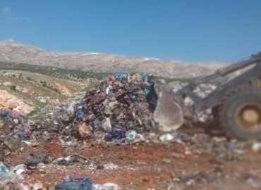  بلديات غربي بعلبك يزيل مكب نفايات في شمسطار للحد من الأضرار