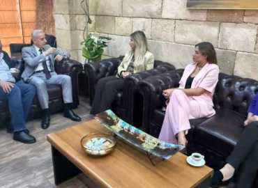محافظ الشمال بالإنابة تبحث مع إدارة مرفأ طرابلس مشاريع تطويرية بينها تأهيل خط سكك الحديد 