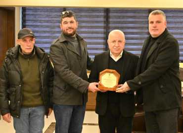 بلدية حداثا تكرم رئيس مجلس الجنوب وتبحث مشاريع تنموية للبلدة