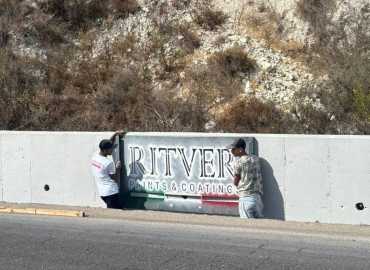 بلدية المجيدل تنهي طلاء حيطان مدخل البلدة