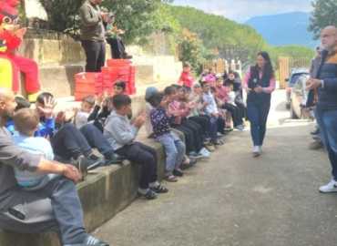 بالتنسيق مع اتحاد بلديات إقليم الخروب وبلدية جون: نشاط ترفيهي للأطفال في مراكز الإيواء