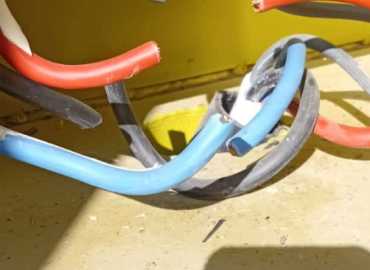 بلدية تبنين تؤمّن كابلًا كهربائيًا لمحطة المياه في سهل الخان عوضًا عن المسروق