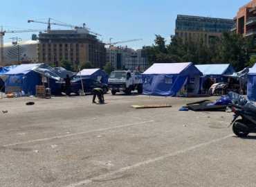 بلدية بيروت تواصل إزالة الخيم الشاغرة في البيال ومحيط حرج بيروت
