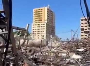 بلدية صور ومجلس الجنوب يكشفان على أضرار العدوان في شارع الدينية وحي حب الله