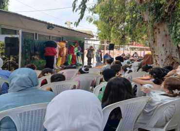 بلدية طرابلس تنظم عرضًا مسرحيًا لأكثر من 300 طفل من الأيتام وذوي الإعاقة