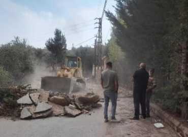 انطلاق أعمال تأهيل وتعبيد طريق طلوسة المتضرّر من الحرب