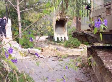 بلدية كيفون تبدأ تنفيذ حملة إزالة المخالفات والتعديات