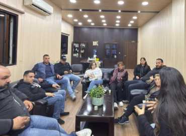 خلية أزمة بلدية الشويفات تواصل متابعة أوضاع النازحين وتوزيع المساعدات